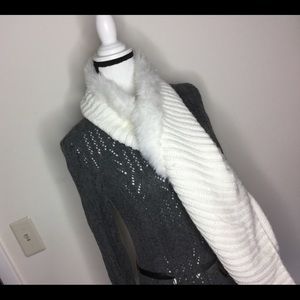 NEW YORK & CO. White fluffy infinity scarf